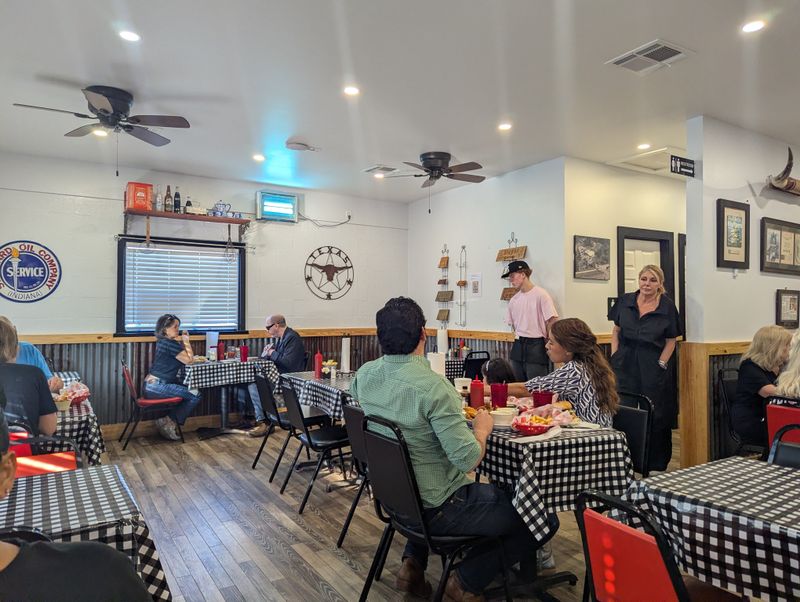 Mel’s Country Cafe