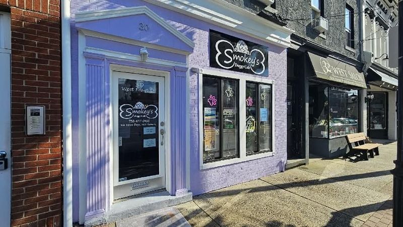 Why Smokey's Deserves a Spot on Your Weekend Plans