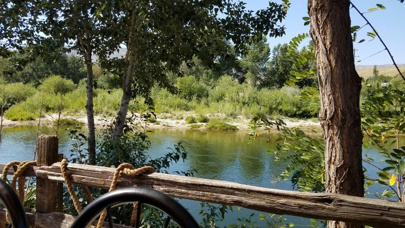 Best Timing Tricks For A Calm Table With A View