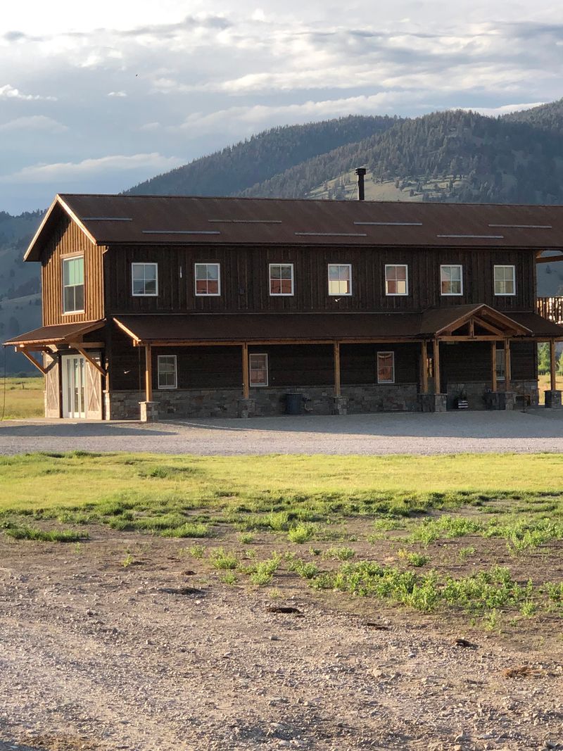 Wise River Club (Annex)