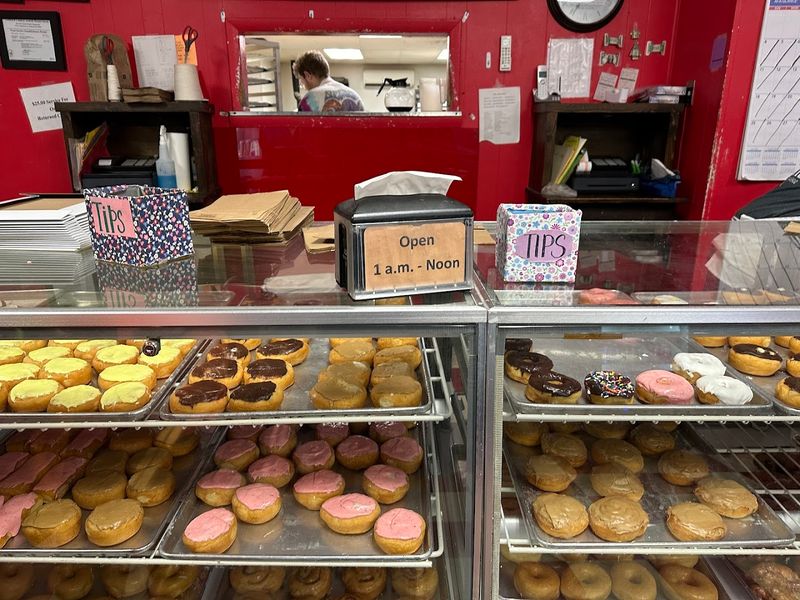 Dan's Variety Bakery - 1800 S Union St, Kokomo, IN 46902