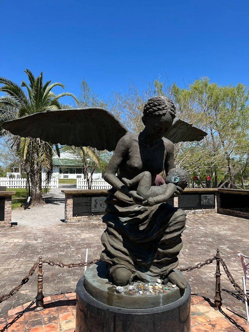 Arrival Hits Different When You Realize This Is Not A “Pretty Plantation” Tour