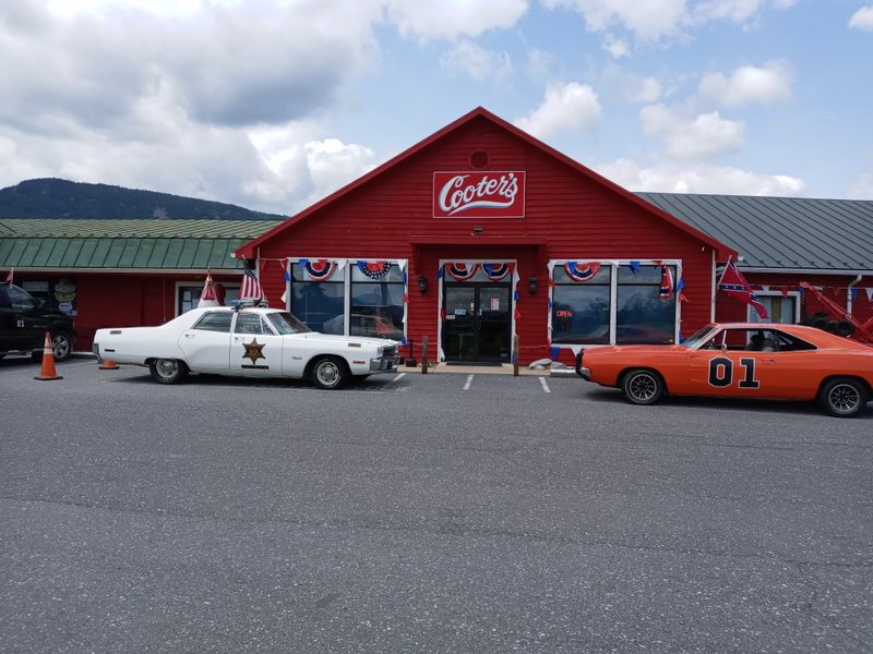 Car and Carriage Caravan Museum