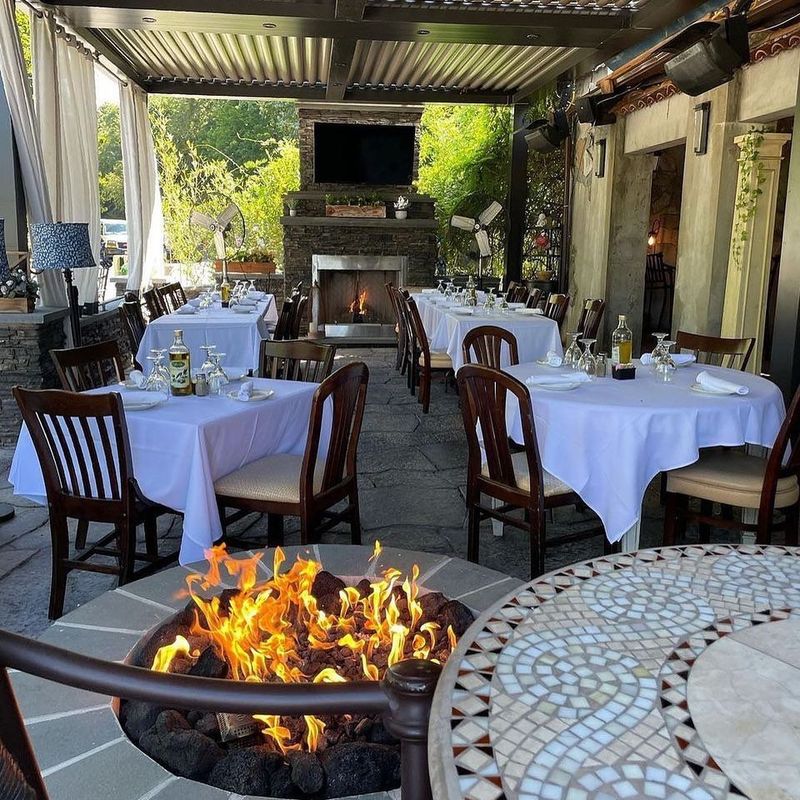 The Love Bites Pop-Up at Il Vecchio Cafe