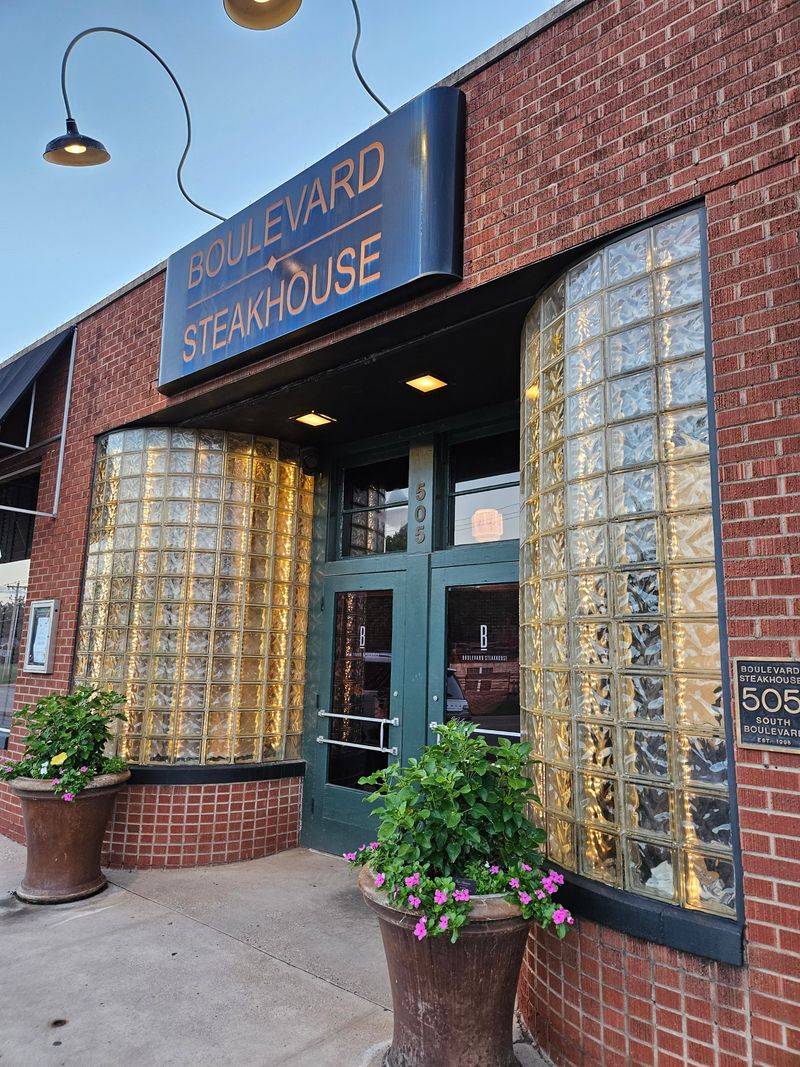 Boulevard Steakhouse Brings Classic Elegance To Edmond