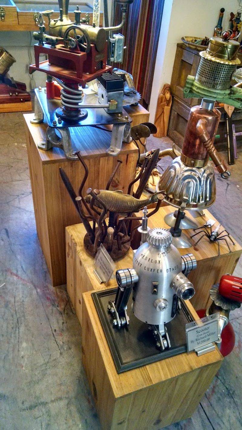 Easy Gallery Hops Without The Formal Vibe