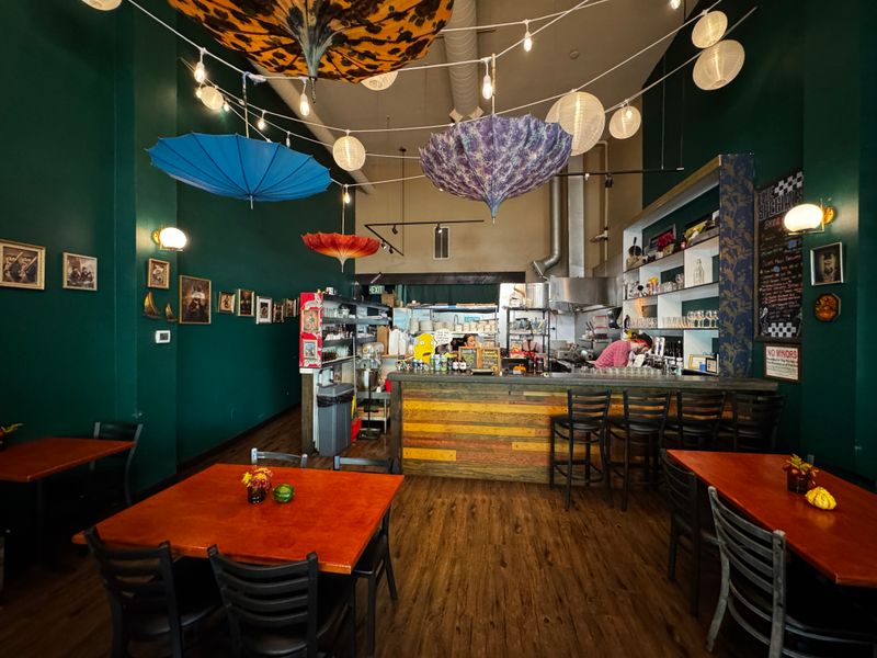 The Easy Otter, Salem