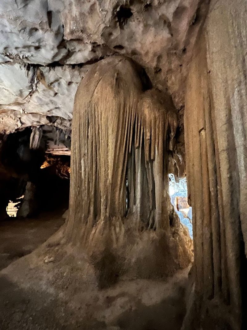 Outlaw Cave Tours (Cave City) 