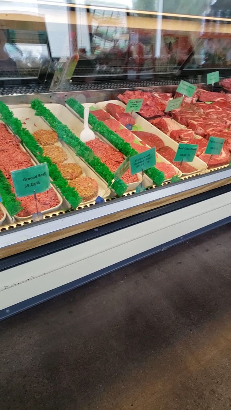 The Smith Family Farms Market: 609 E State St, Pendleton, IN 46064