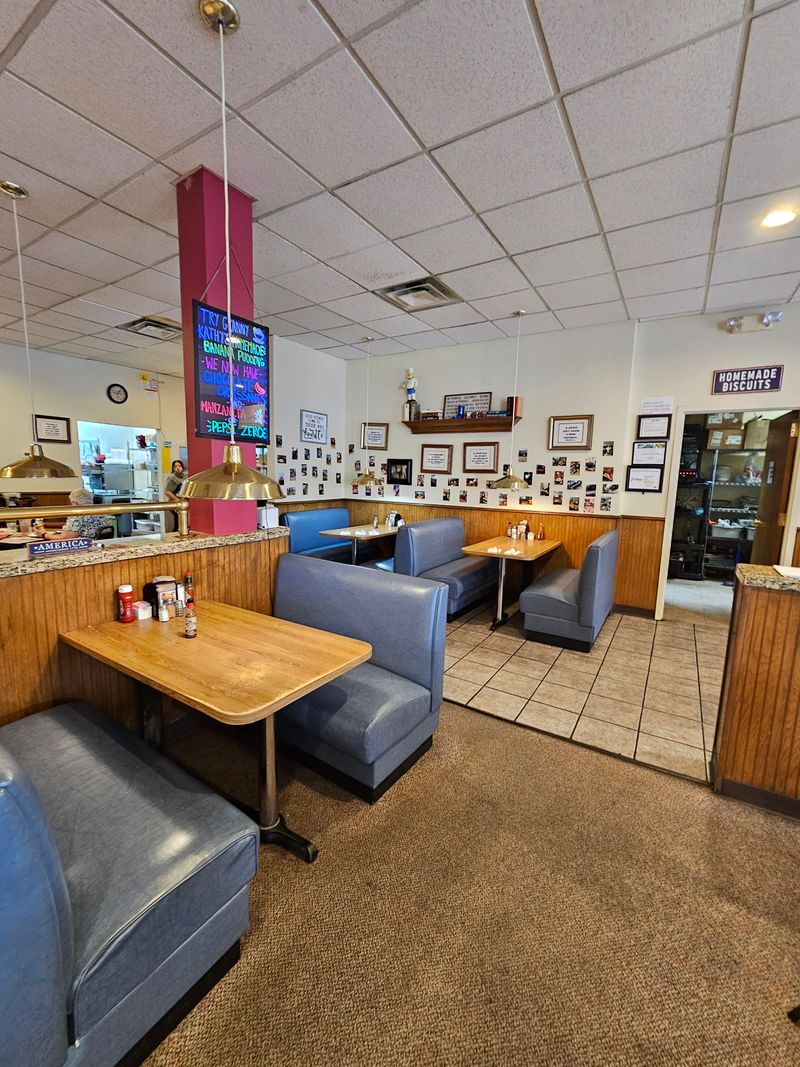 Poor Richard's Cafe, Texas