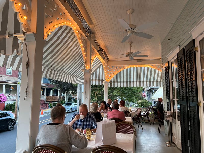 Oyster Bay Steak & Seafood: The Upscale Experience