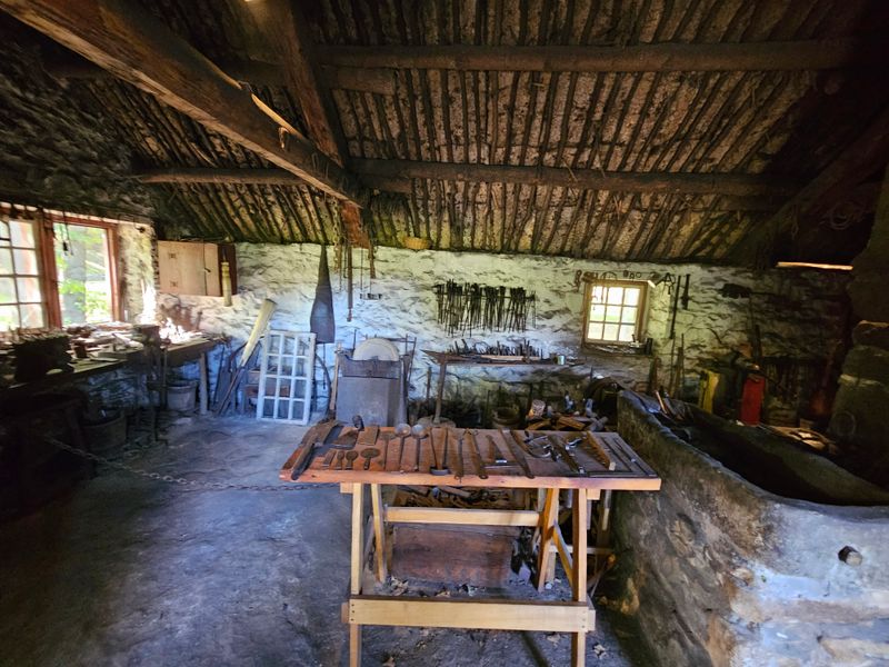 Watch A Real Blacksmith Forge Tools The Old-Fashioned Way