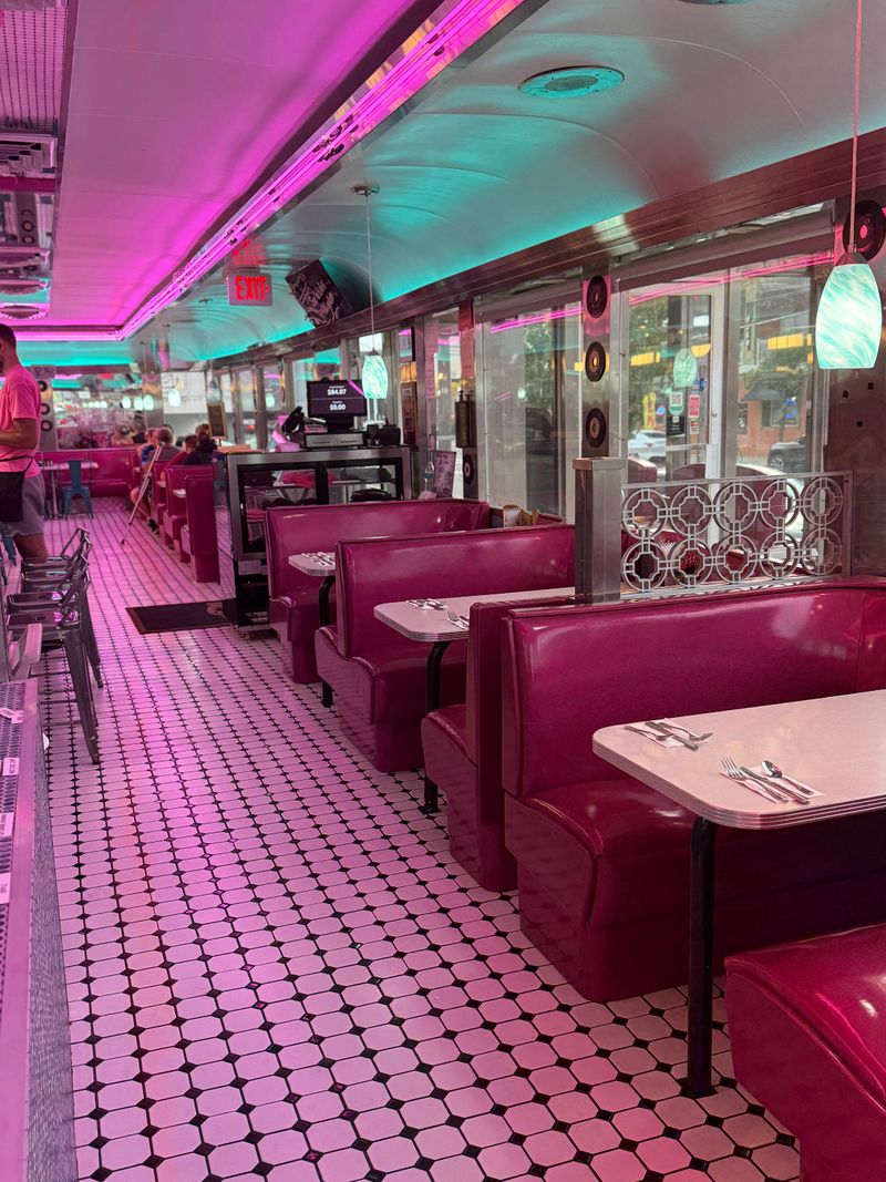 The Elvis Burger Lives Up to the Legend