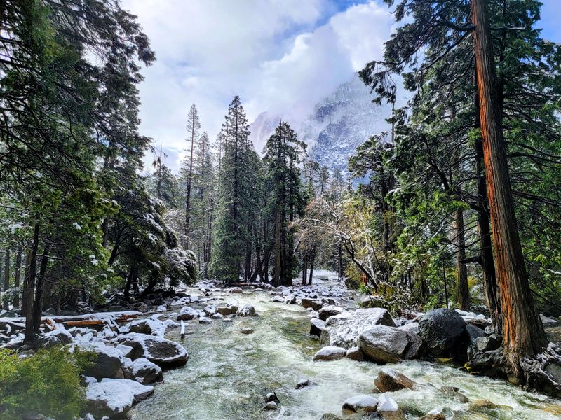 Lower Yosemite Fall Loop