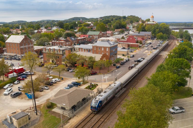 Riverfront Arrival That Immediately Slows Your Pace