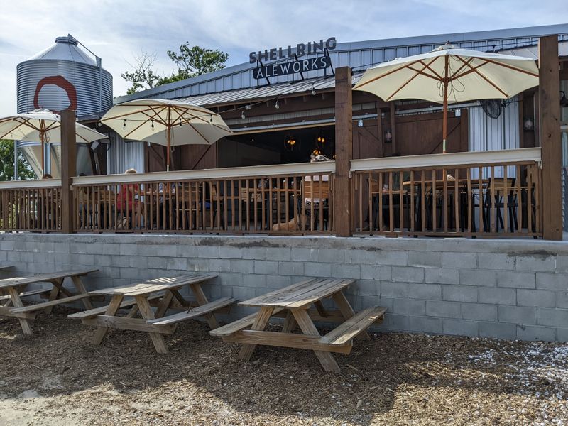 Shellring Ale Works And Oyster Bar
