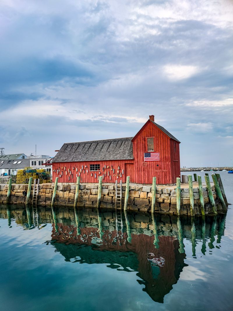 Bearskin Neck Waterfront End, Rockport