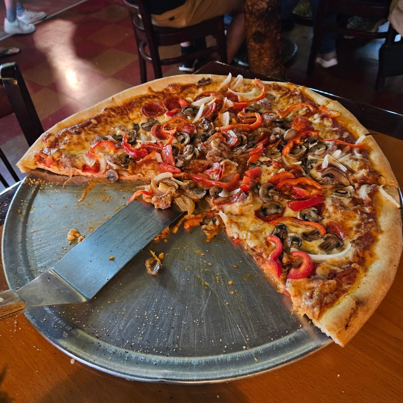 Brick Oven Pizza That Draws Crowds From Miles Around