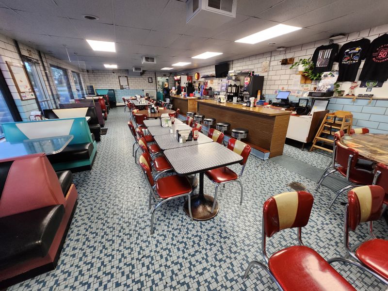 State Line Restaurant (Greendale)