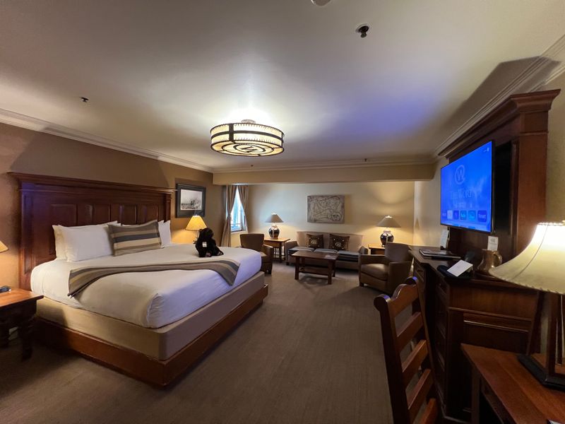 Warm Interiors That Feel Built For Long Nights