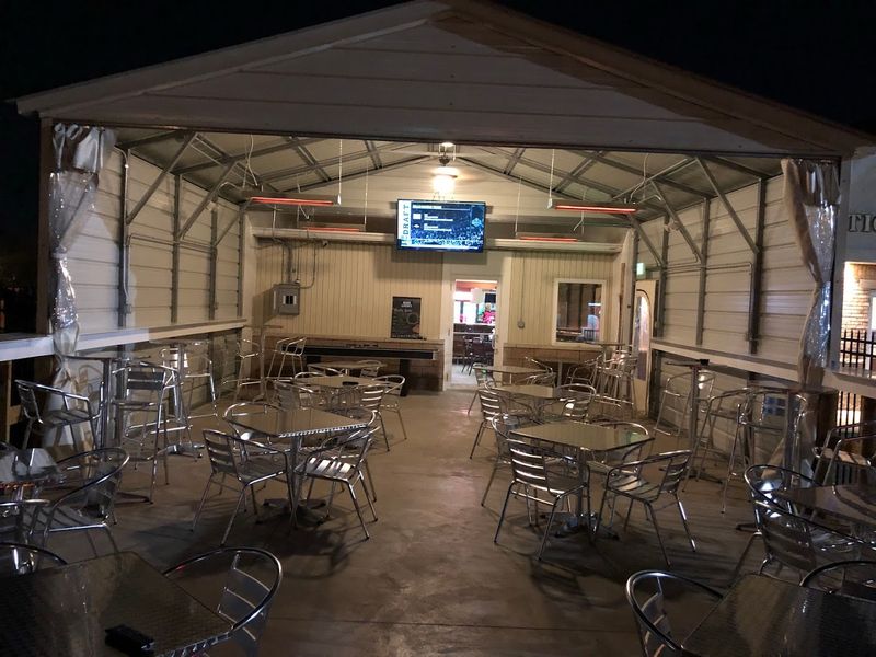 The Tick Tock Tavern: Neighborhood Pub Grub