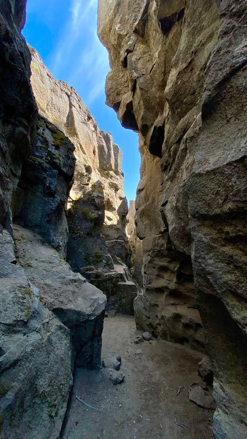 Crack-in-the-Ground, Christmas Valley