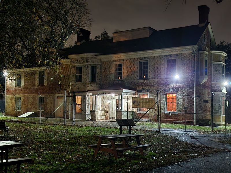 Comprehensive Tours That Bring History Alive