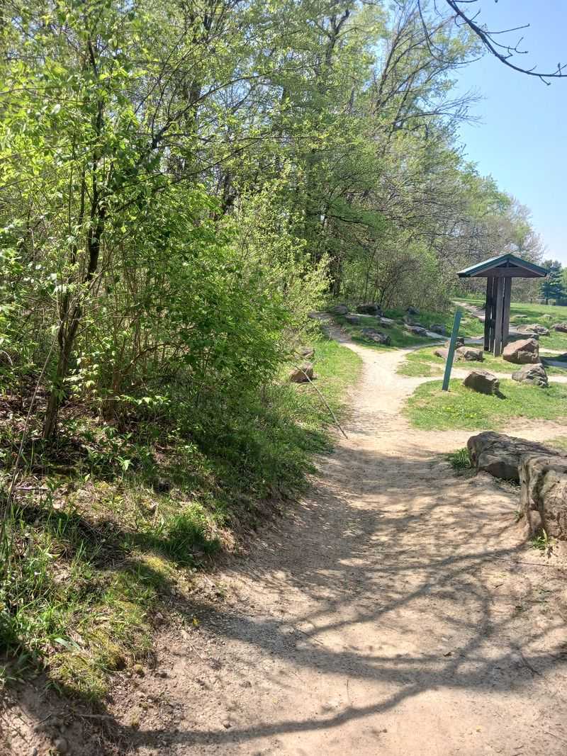 Trail Congestion Makes Hiking Dangerous