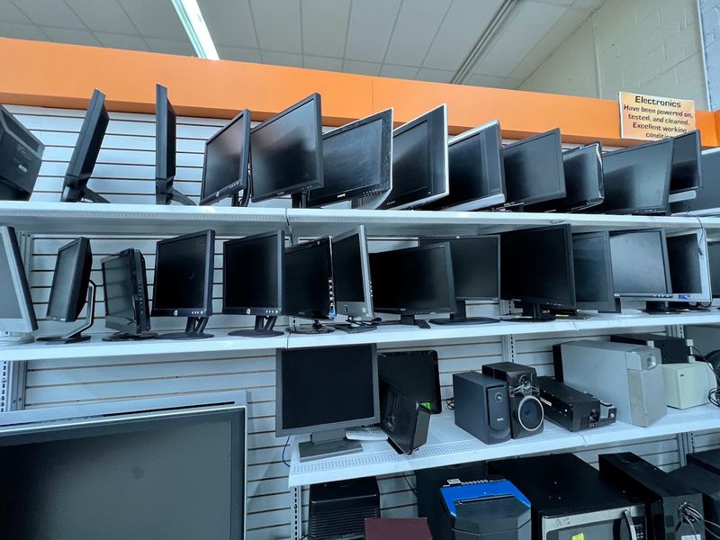 Electronics and Media Offer Tech Treasures