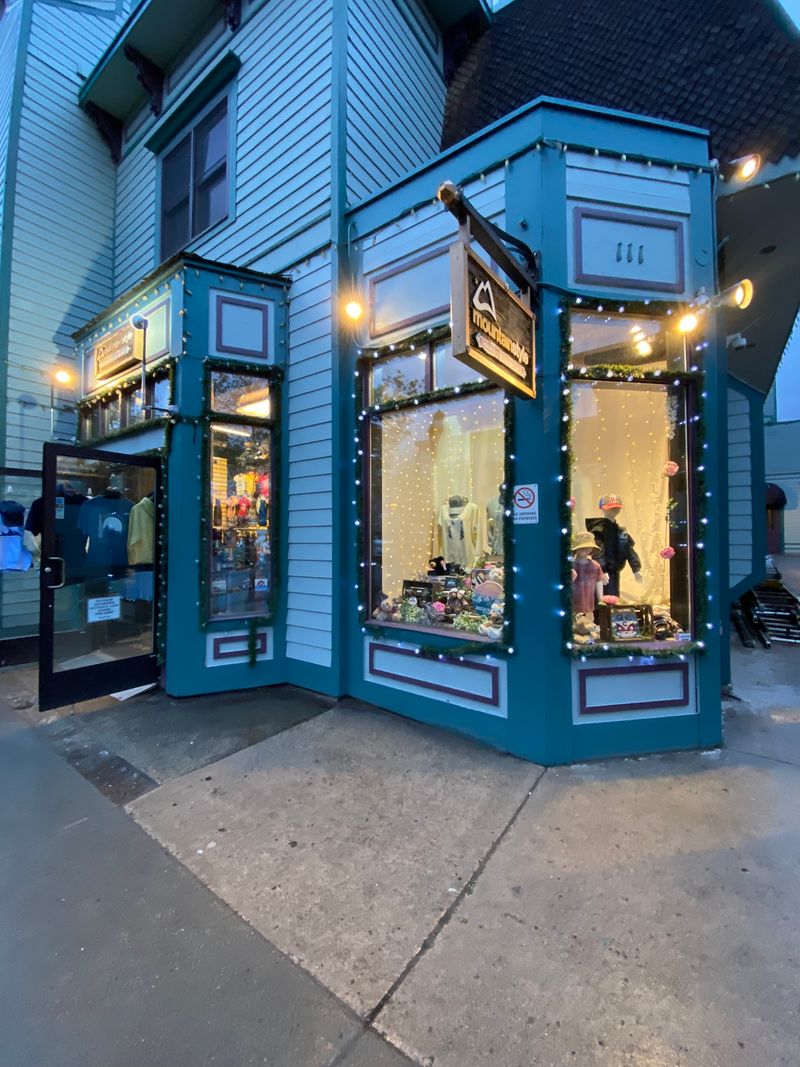 Shop Hopping That Turns Into A Two Hour Stroll