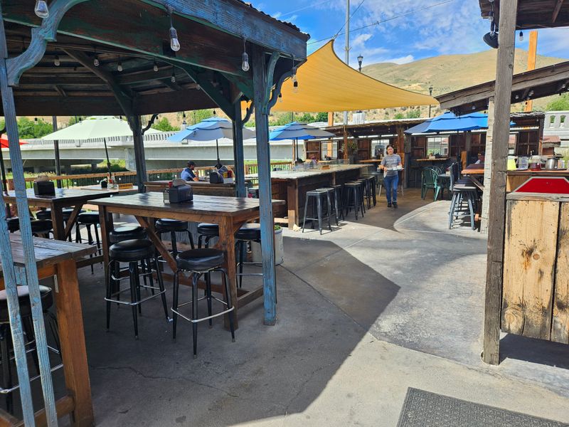 Brunch Energy That Makes People Linger On Purpose