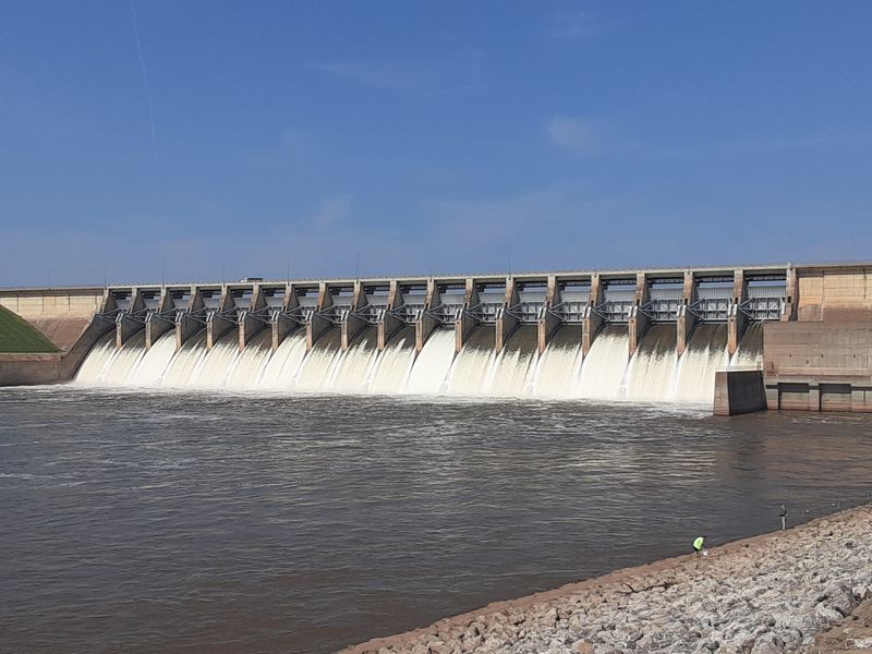 The Keystone Dam View That Captures the Lake's Grand Scale