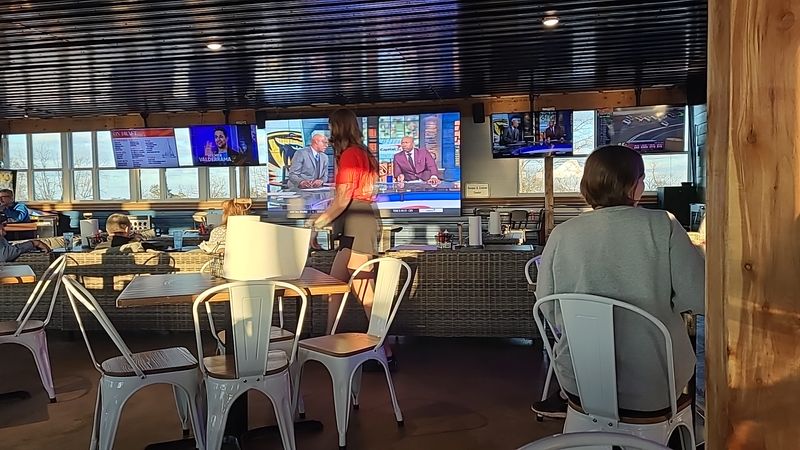 Burger Spots Perfect The Simple Things