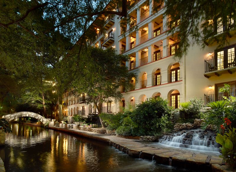San Antonio: River Walk Romance