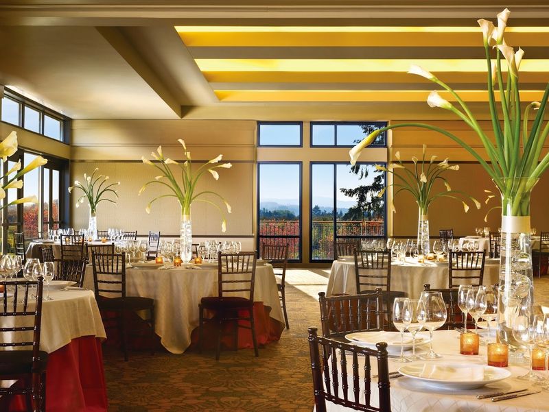 Distinctive Dining Experiences