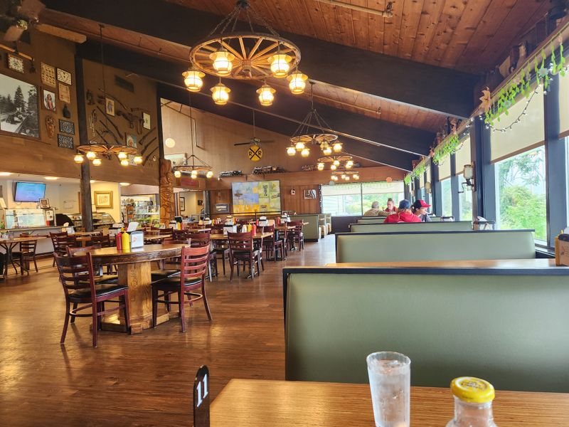 Cafeteria-Style Service That Works