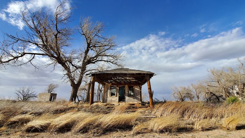 State-Line Energy Makes This Stop Feel Extra Unsettling