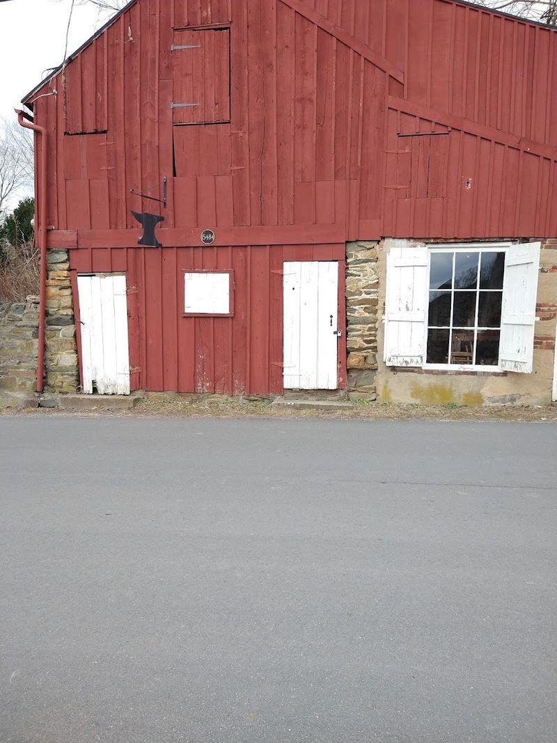 Working Artisans Keep Traditional Crafts Alive