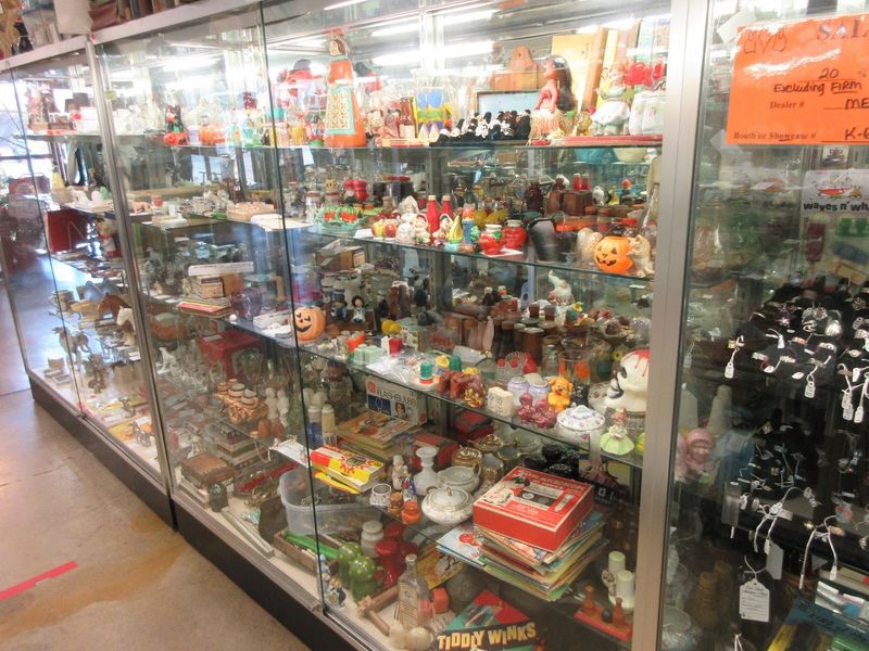 Jewelry Cases And Small Collectibles With Sneaky Good Deals