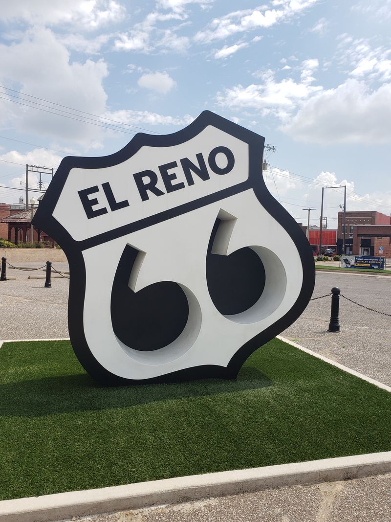 El Reno Serves Fried Onion Burgers That Stop Traffic