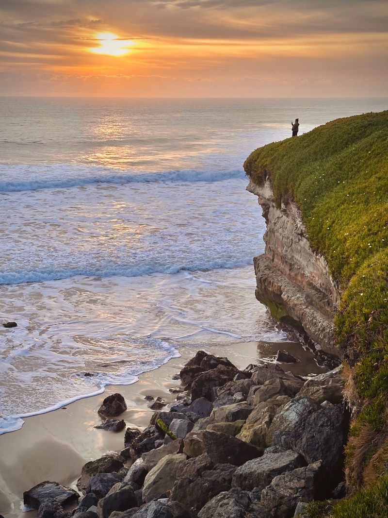 West Cliff Drive Views That Turn Every Walk Into Content