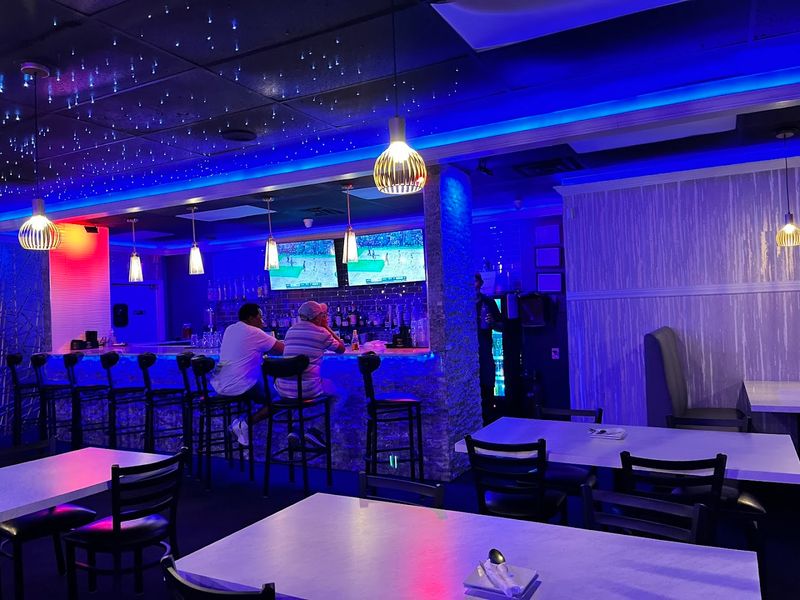 Crab Cakes Cooked With Serious Skill and Seasoning