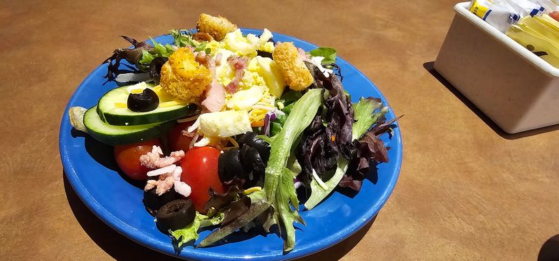 The Salad and Soup Bar Deserves Its Own Standing Ovation