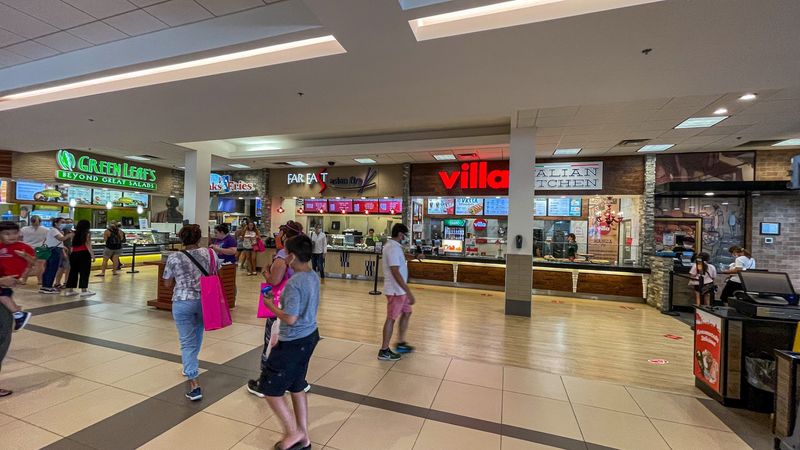 Food and Refreshment Options to Fuel Your Shopping Marathon