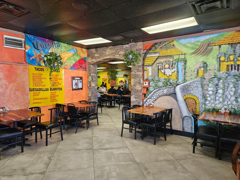 Atmosphere That Balances Energy and Conversation