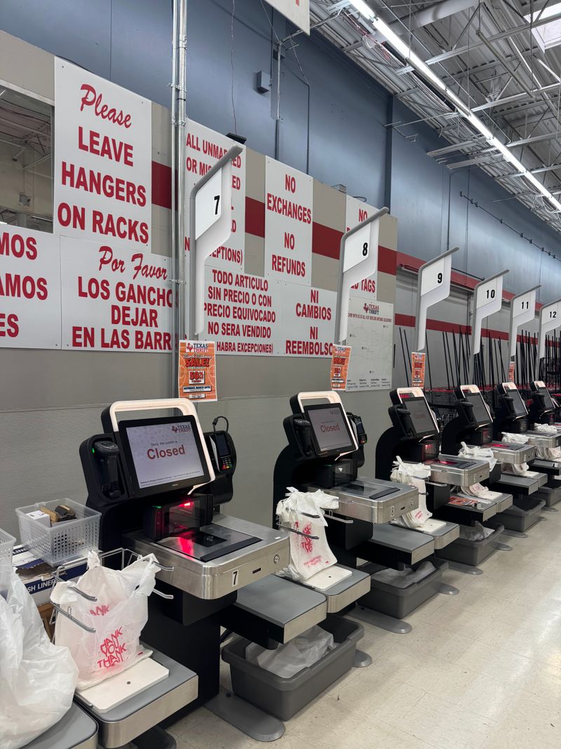 Self-Checkout and Cashier Options