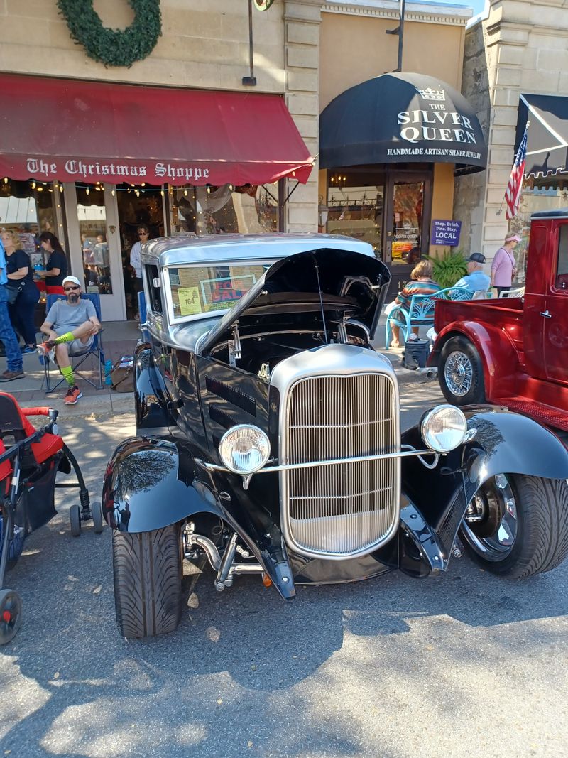 Small Town Charm That Big Cities Can't Replicate