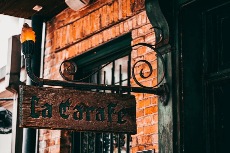 A Community of Regulars and Newcomers