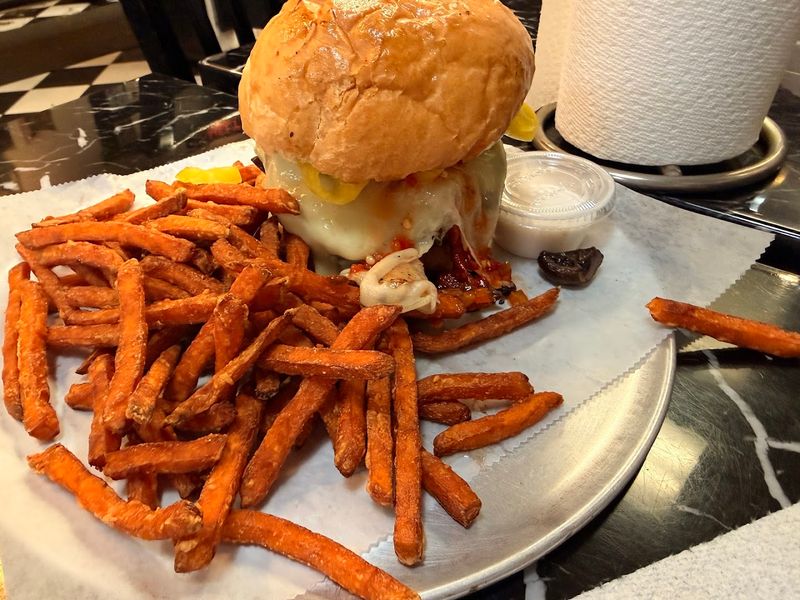 Melt Gourmet Cheeseburgers, Virginia