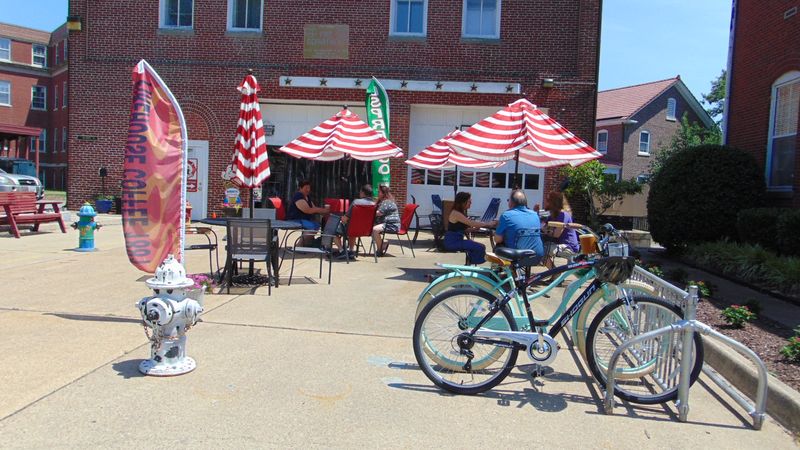 Indoor and Outdoor Seating For Every Mood